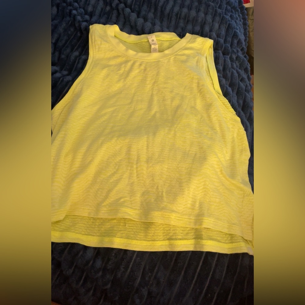 Lululemon tank top!!